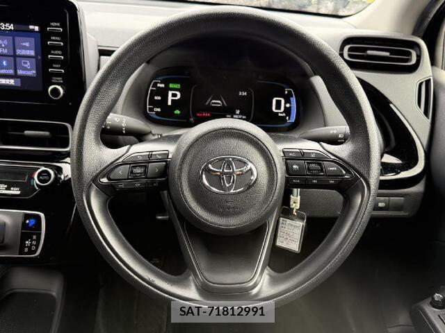 Toyota AQUA 2024-01 8206255-14