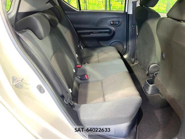 Toyota AQUA 2016-12 8206271-9