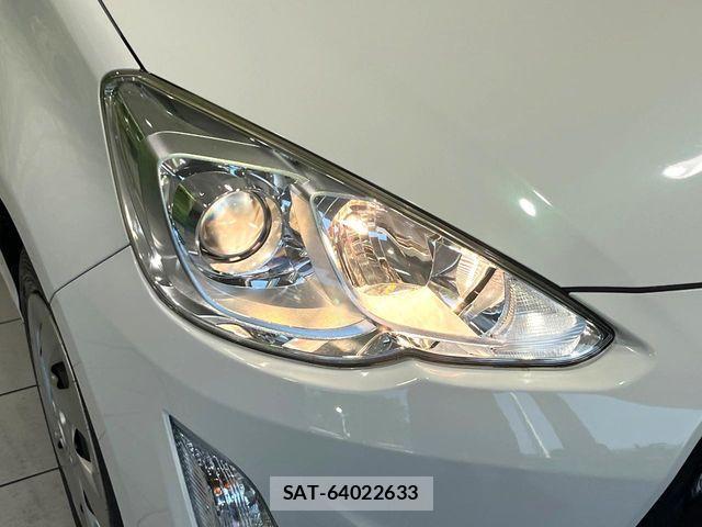 Toyota AQUA 2016-12 8206271-12