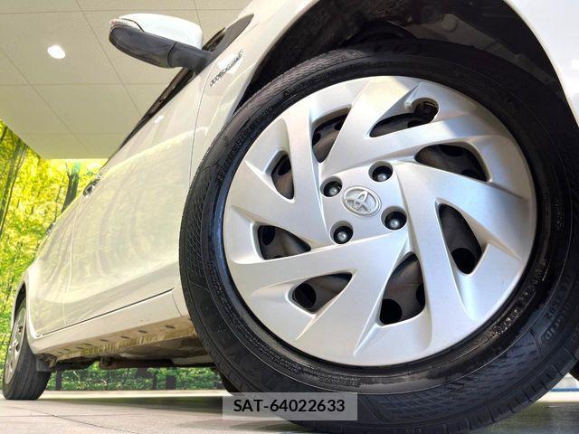 Toyota AQUA 2016-12 8206271-13