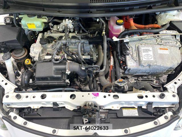 Toyota AQUA 2016-12 8206271-17