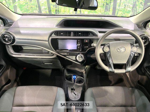 Toyota AQUA 2016-12 8206271-1