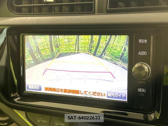Toyota AQUA 2016-12 8206271-3