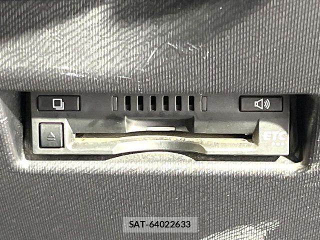 Toyota AQUA 2016-12 8206271-7