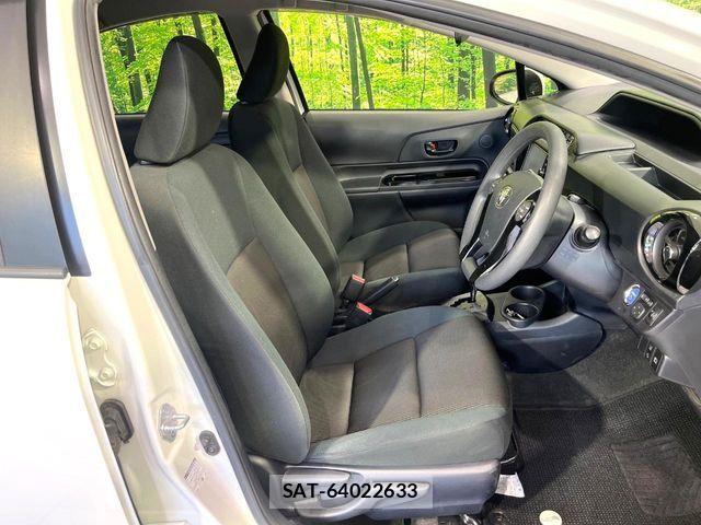 Toyota AQUA 2016-12 8206271-8