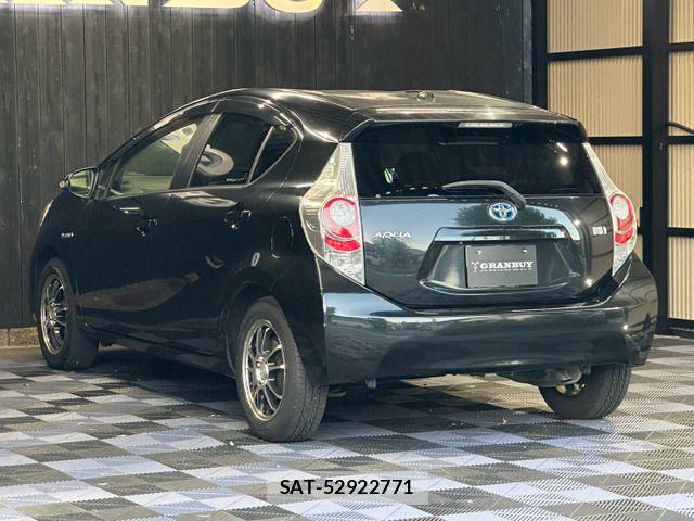 Toyota AQUA 2014-06 8206292-14