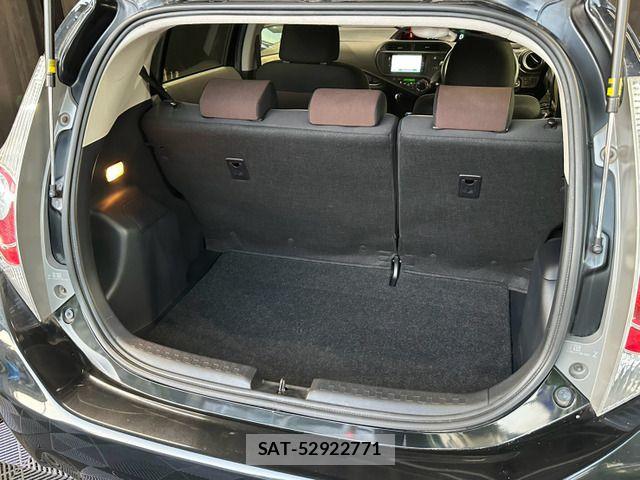 Toyota AQUA 2014-06 8206292-15