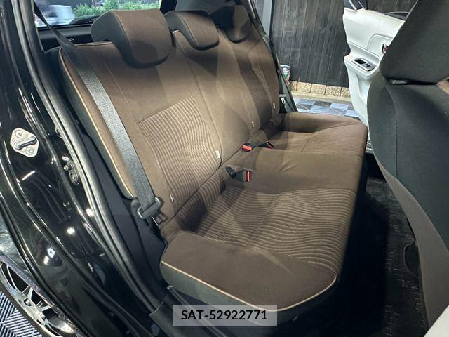 Toyota AQUA 2014-06 8206292-6