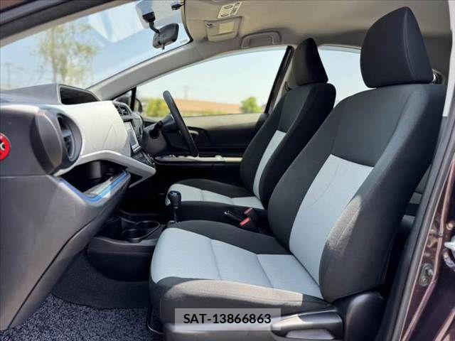 Toyota AQUA 2014-07 8206294-16