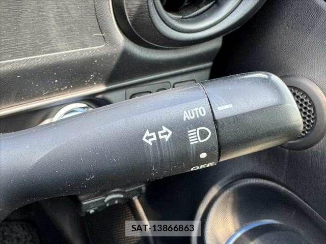 Toyota AQUA 2014-07 8206294-24