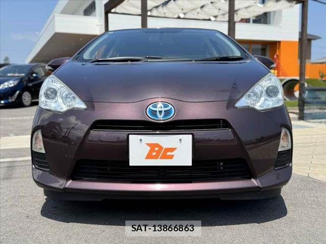 Toyota AQUA 2014-07 8206294-8