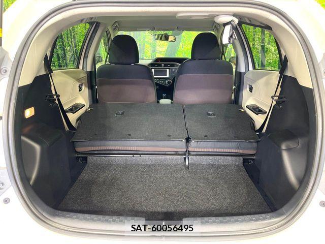 Toyota AQUA 2014-01 8206272-9