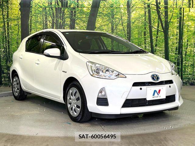 Toyota AQUA 2014-01 8206272-15