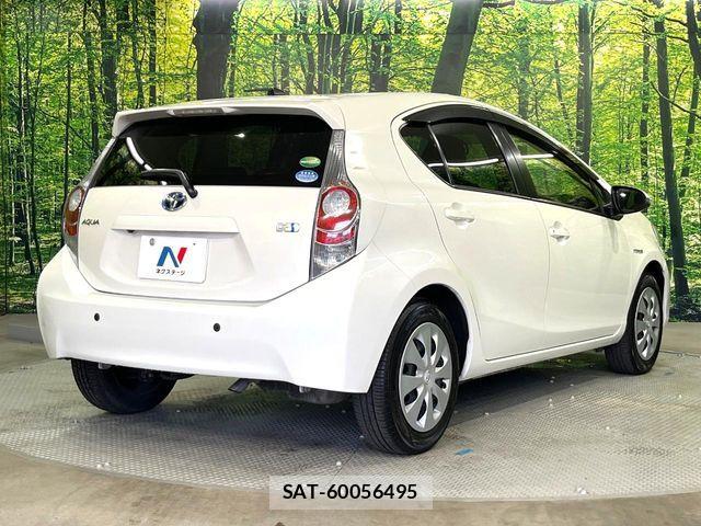Toyota AQUA 2014-01 8206272-16