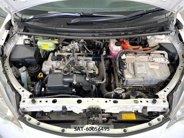 Toyota AQUA 2014-01 8206272-17