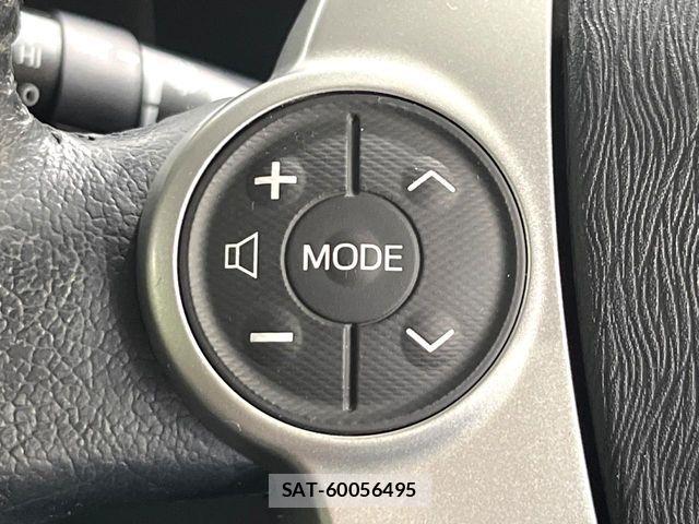 Toyota AQUA 2014-01 8206272-6