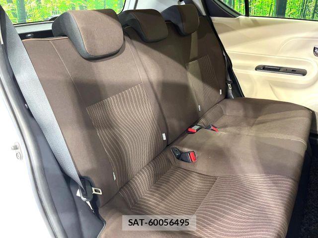 Toyota AQUA 2014-01 8206272-8