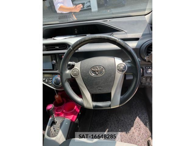 Toyota AQUA 2013-09 8206311-14