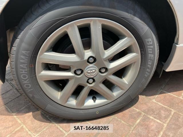 Toyota AQUA 2013-09 8206311-7