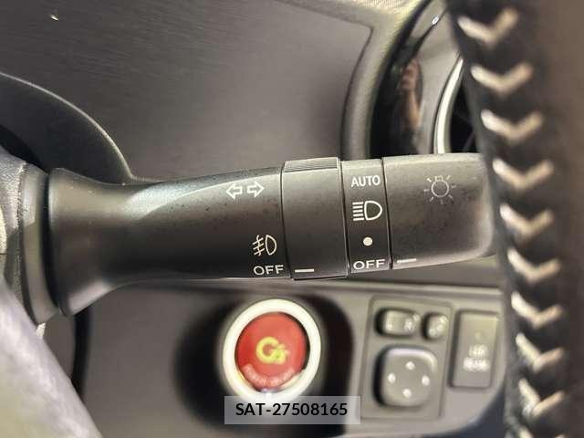 Toyota AQUA 2015-10 8206270-11
