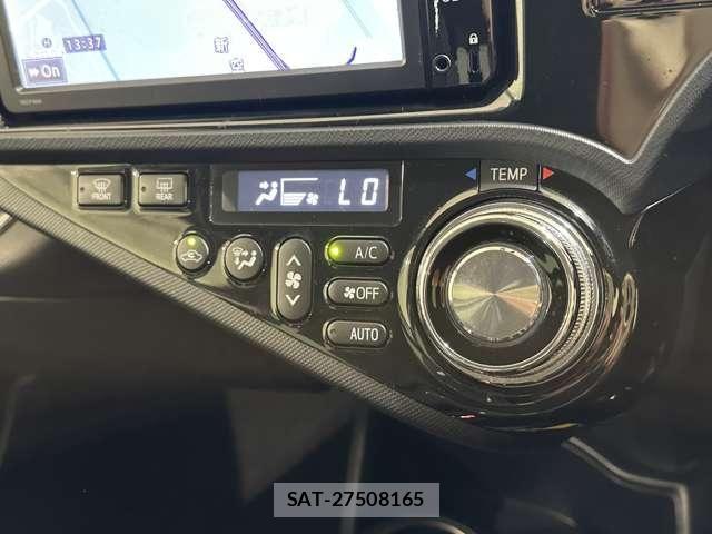 Toyota AQUA 2015-10 8206270-22