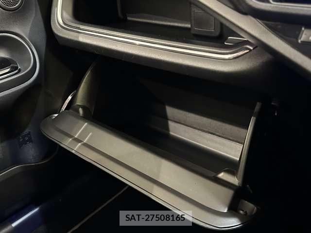 Toyota AQUA 2015-10 8206270-24