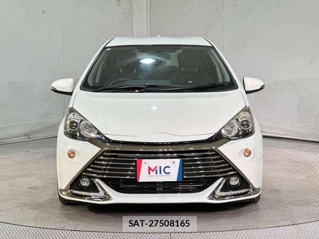 Toyota AQUA 2015-10 8206270-2
