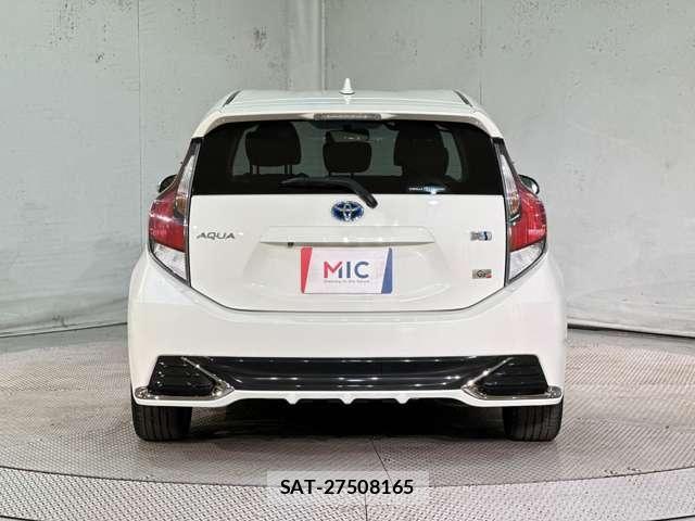 Toyota AQUA 2015-10 8206270-5