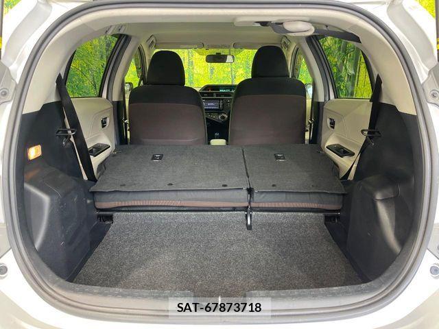 Toyota AQUA 2013-08 8206295-9