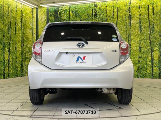 Toyota AQUA 2013-08 8206295-14
