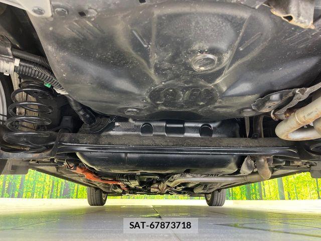 Toyota AQUA 2013-08 8206295-18