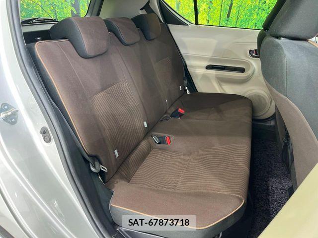 Toyota AQUA 2013-08 8206295-8