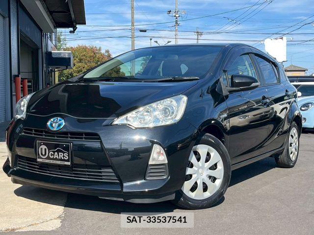 Toyota AQUA 2014-01 8206309-0