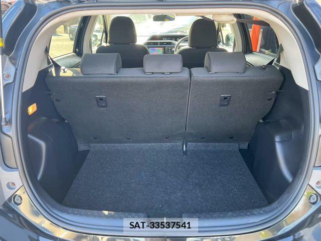 Toyota AQUA 2014-01 8206309-10
