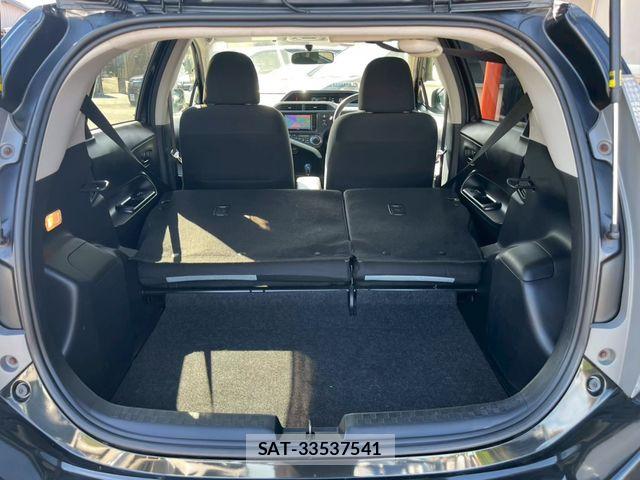 Toyota AQUA 2014-01 8206309-11