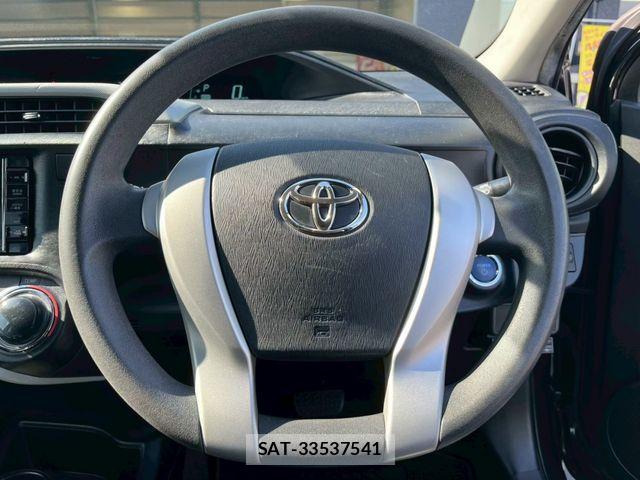 Toyota AQUA 2014-01 8206309-19