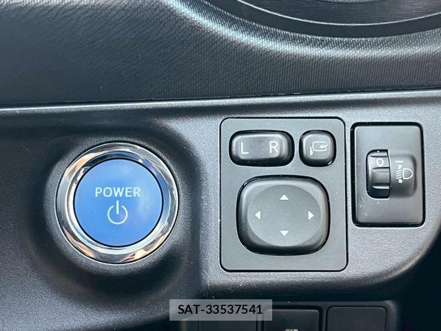 Toyota AQUA 2014-01 8206309-22