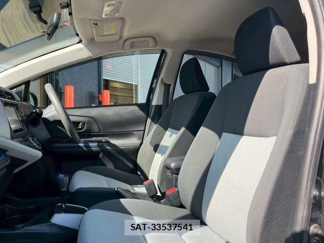 Toyota AQUA 2014-01 8206309-6