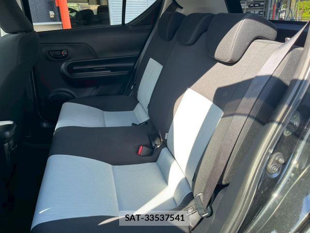 Toyota AQUA 2014-01 8206309-8