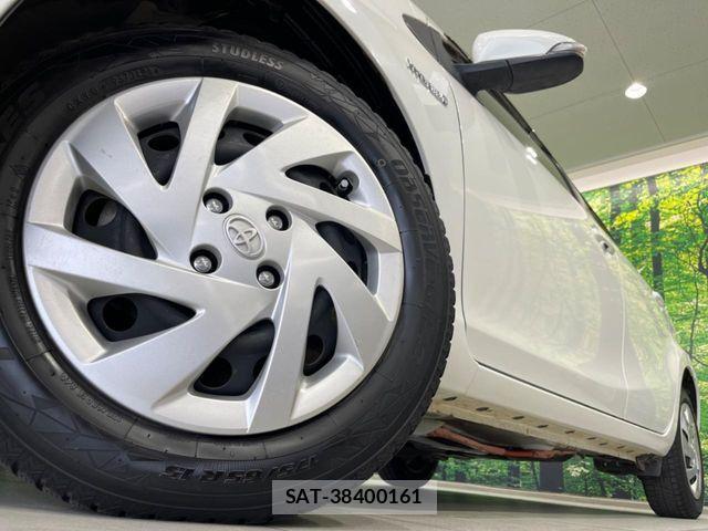 Toyota AQUA 2015-09 8206282-12