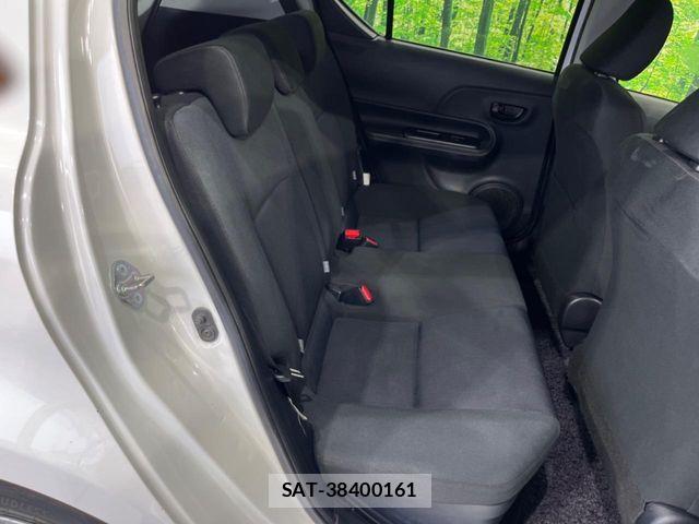Toyota AQUA 2015-09 8206282-8