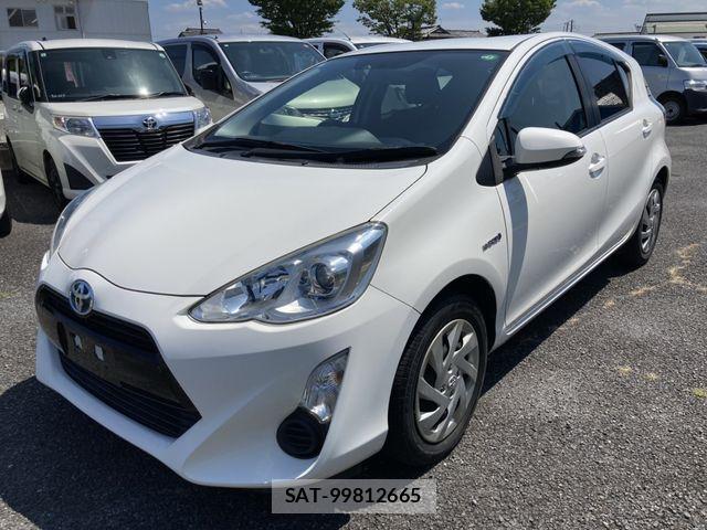 Toyota AQUA 2015-07 8206275-0