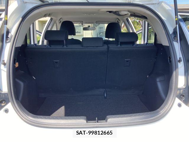 Toyota AQUA 2015-07 8206275-11