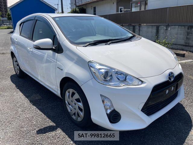 Toyota AQUA 2015-07 8206275-4