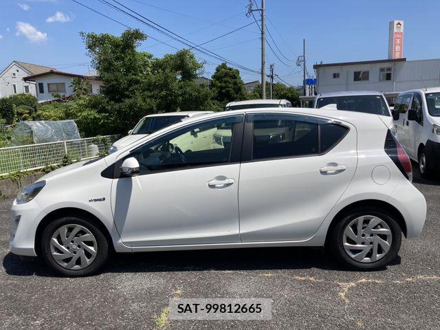 Toyota AQUA 2015-07 8206275-8