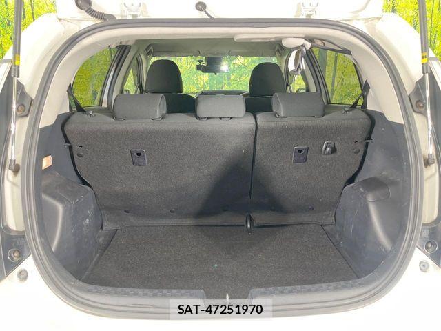 Toyota AQUA 2017-11 8206263-9