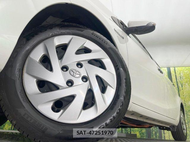 Toyota AQUA 2017-11 8206263-12