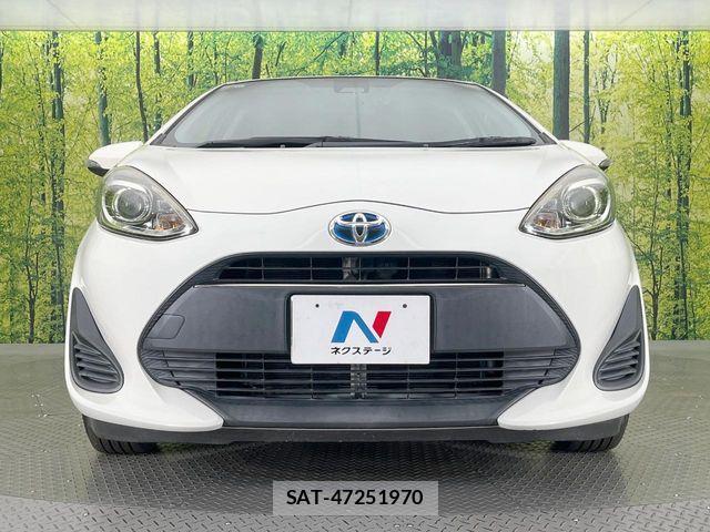 Toyota AQUA 2017-11 8206263-13