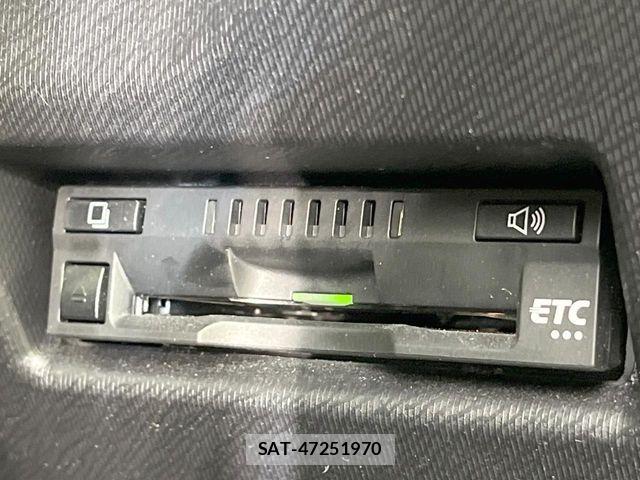 Toyota AQUA 2017-11 8206263-5