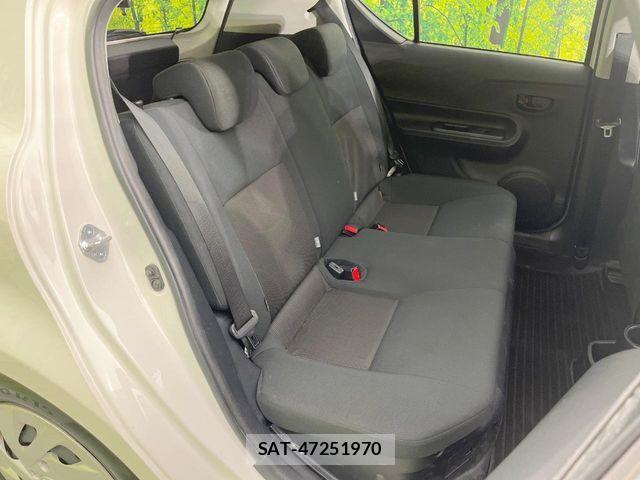 Toyota AQUA 2017-11 8206263-8